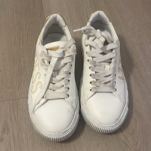 Versace - Picture 2 of 4